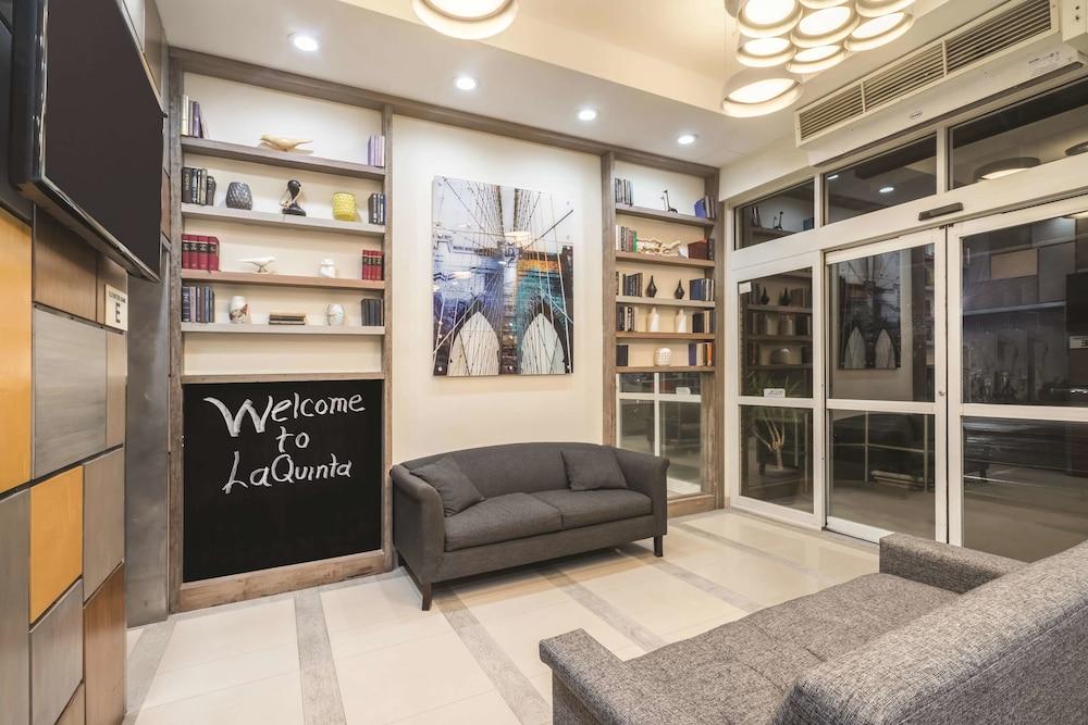 La Quinta Inn & Suites by Wyndham Brooklyn Downtown photo 14
