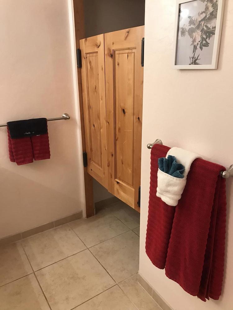 Katie's Cozy Suites photo 8
