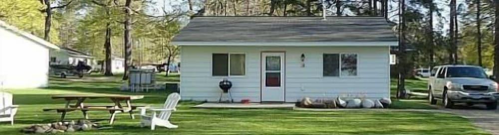 Red Door Resort & Motel photo 16