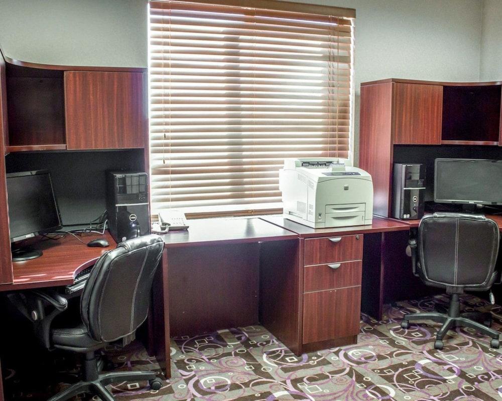 Comfort Suites Sanford photo 26