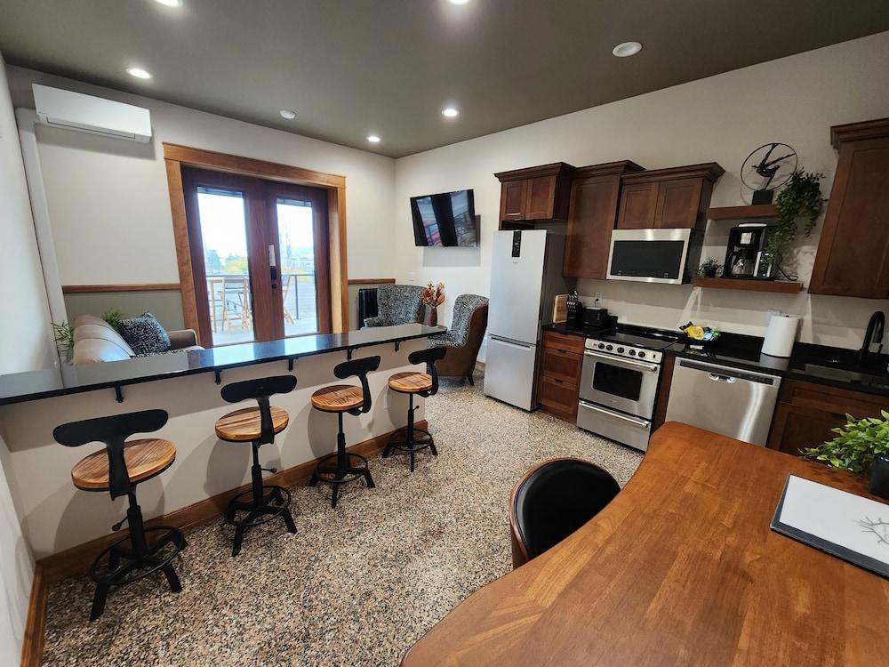The Lodge Luxury Suites photo 50