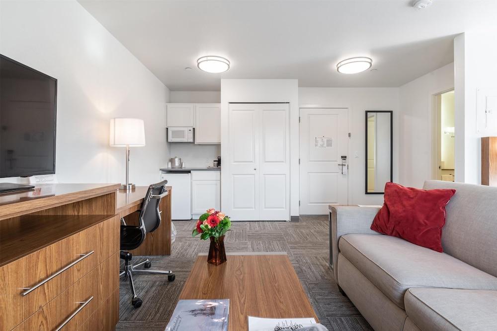 Marshall Suites Bainbridge Island, SureStay Collection by BW photo 3