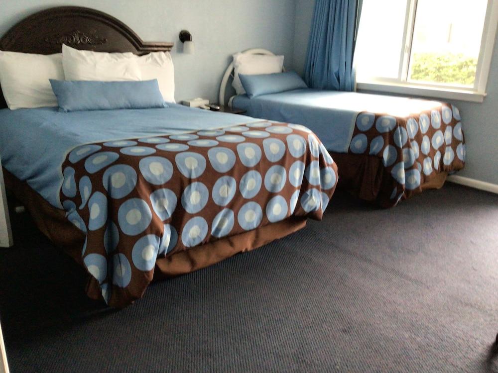Hitching Post Country Motel photo 18
