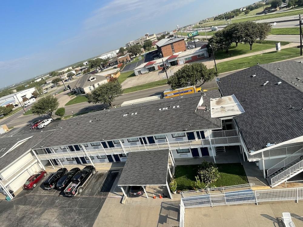 Motel 6 Denton, TX - UNT photo 57