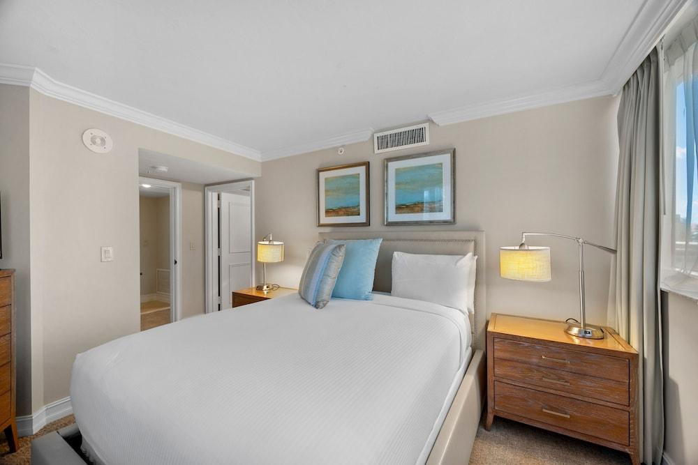 Marco Beach Ocean Suites photo 5