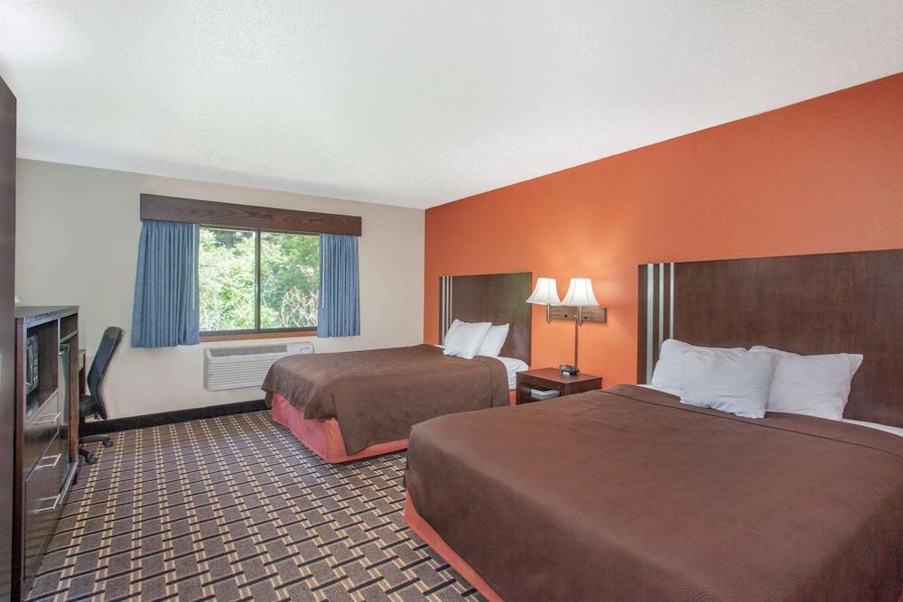 AmericInn by Wyndham Cloquet photo 8