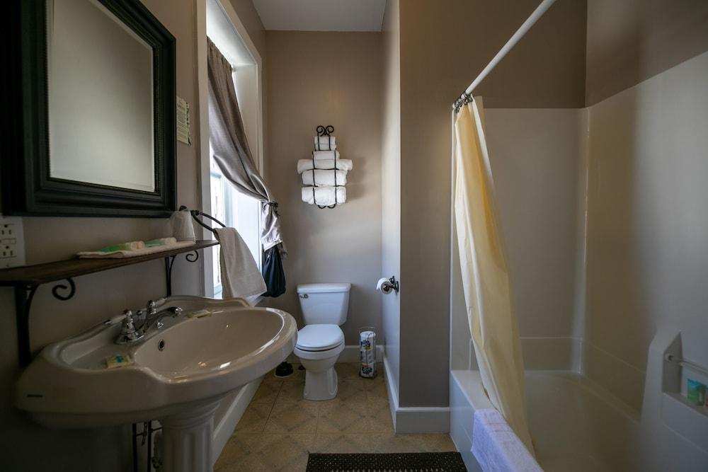 Nauvoo Temple House Hotel photo 48