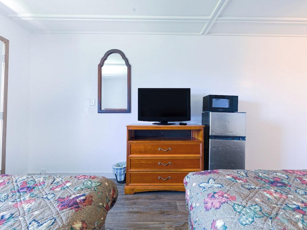 Country Hearth Inn & Suites By OYO Sturgis photo 12