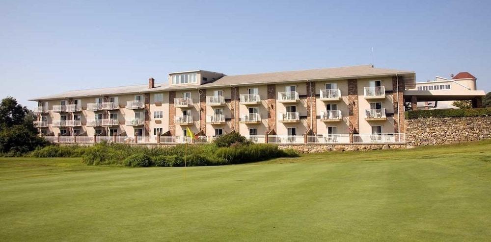 Winnapaug Inn — hotel in Westerly