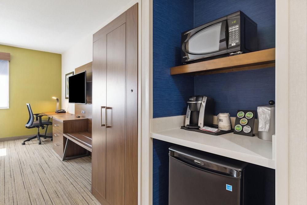 Holiday Inn Express & Suites Mountain View Silicon Valley by IHG photo 20