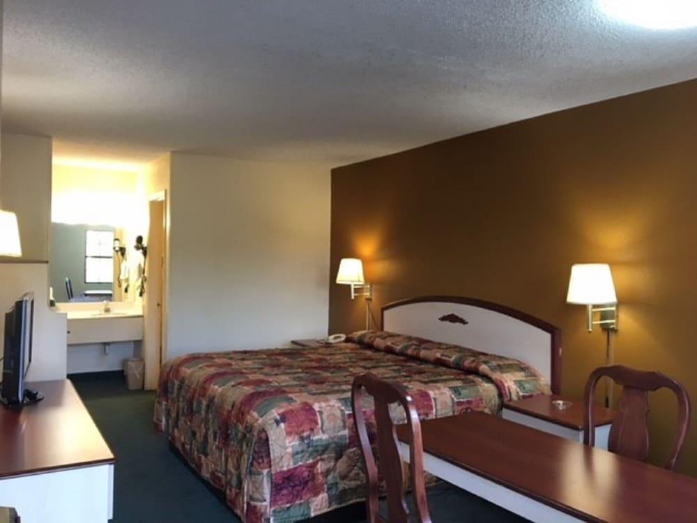 Suite Stay Talladega photo 6