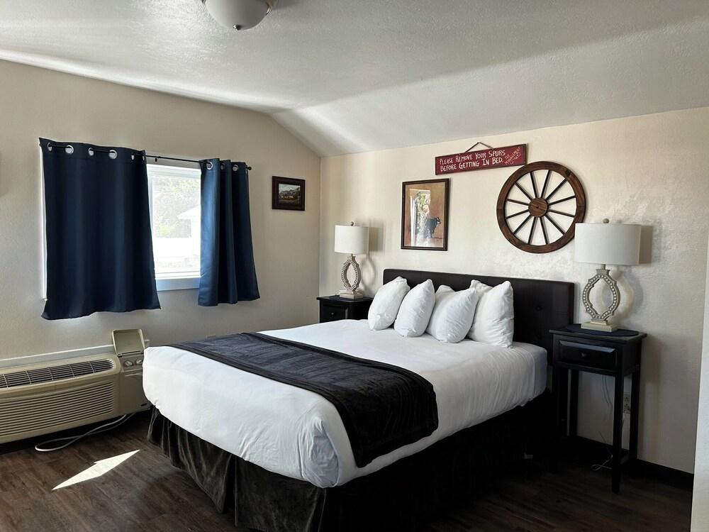Lamplighter Cabins & Suites photo 32