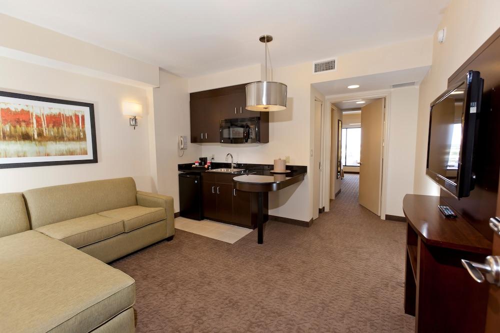Ramada Plaza Resort & Suites by Wyndham Orlando Intl Drive photo 13