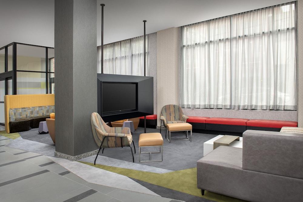 SpringHill Suites by Marriott New York Queens photo 3