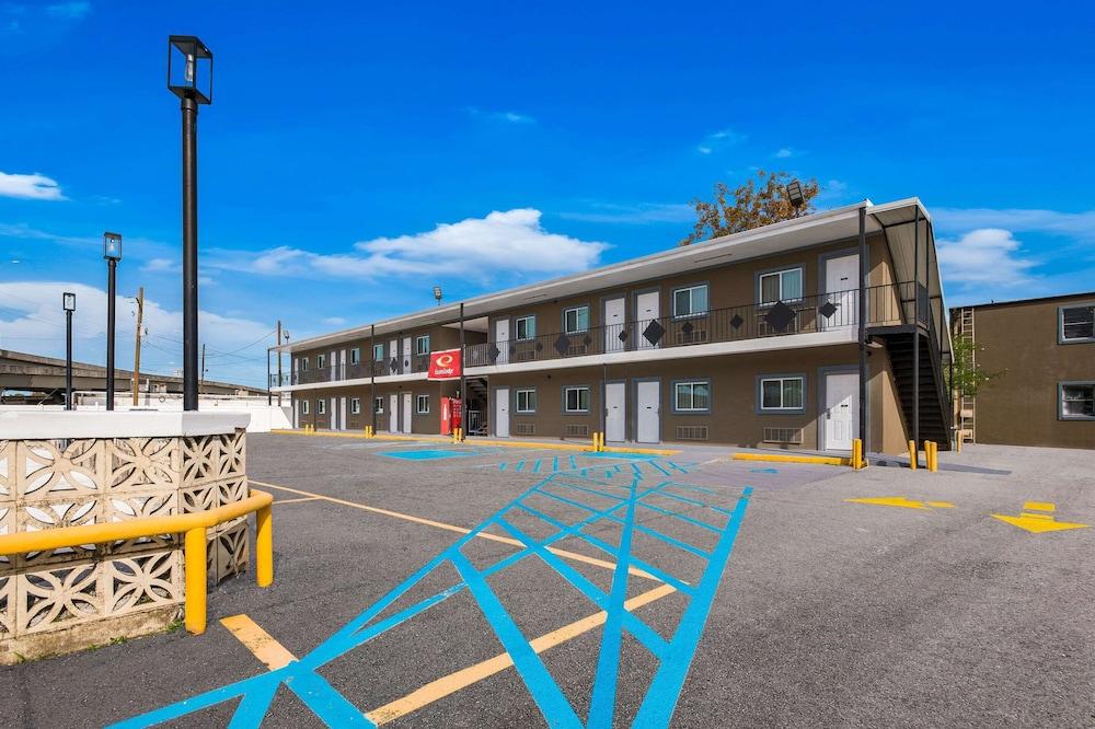 Econo Lodge Gretna - New Orleans photo 25