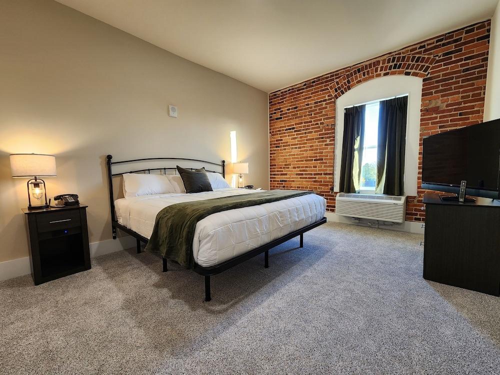 Historic Griffin Hotel photo 8