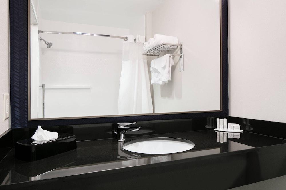 Fairfield Inn by Marriott Manhattan photo 22