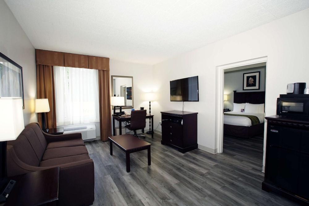 Best Western Paramus Hotel & Suites photo 34