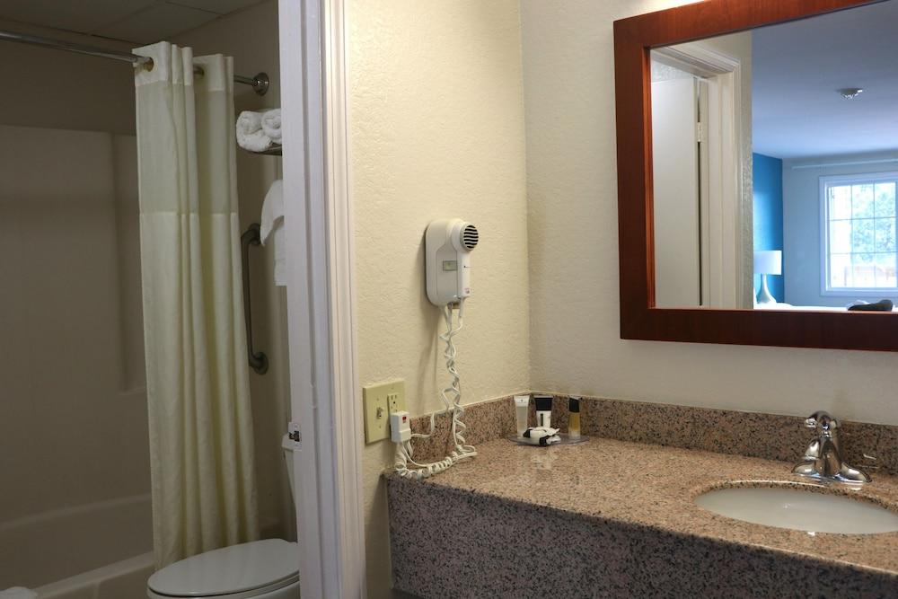Sunbird Cape Cod Resort photo 32