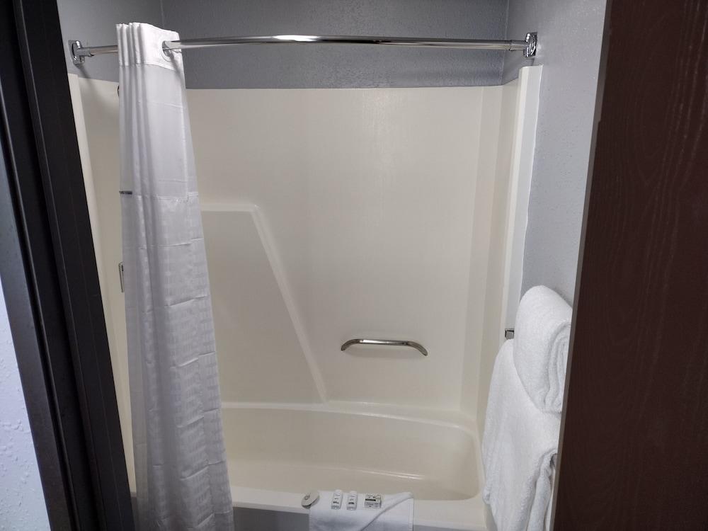 Baymont by Wyndham Duluth/Spirit Mountain photo 26