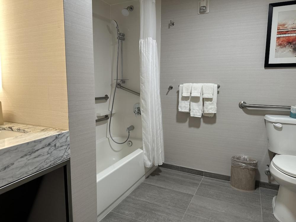 Crowne Plaza Nashville Airport by IHG photo 11
