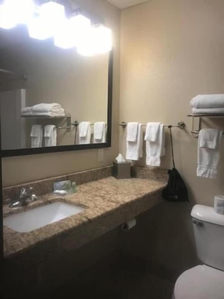 Cobblestone Inn & Suites – Fort Dodge photo 41