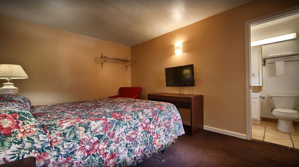 Civic Center Inn photo 6