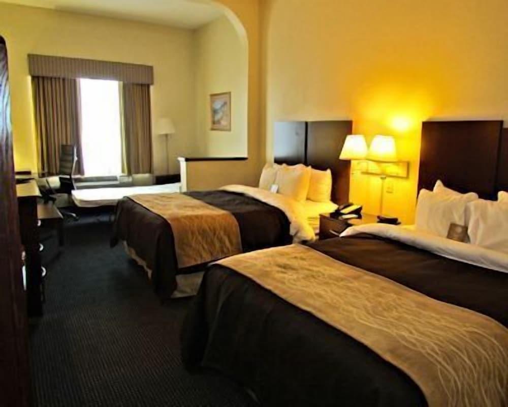 Comfort Inn & Suites Ft. Jackson Maingate photo 36