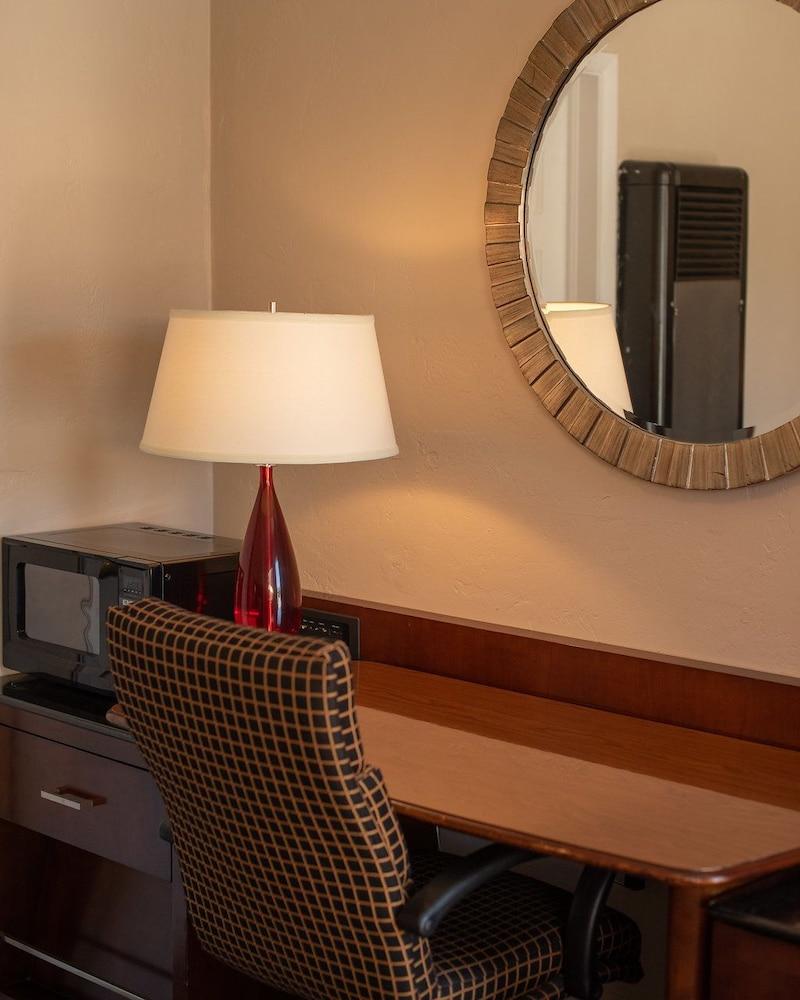 Circle R Motel photo 21