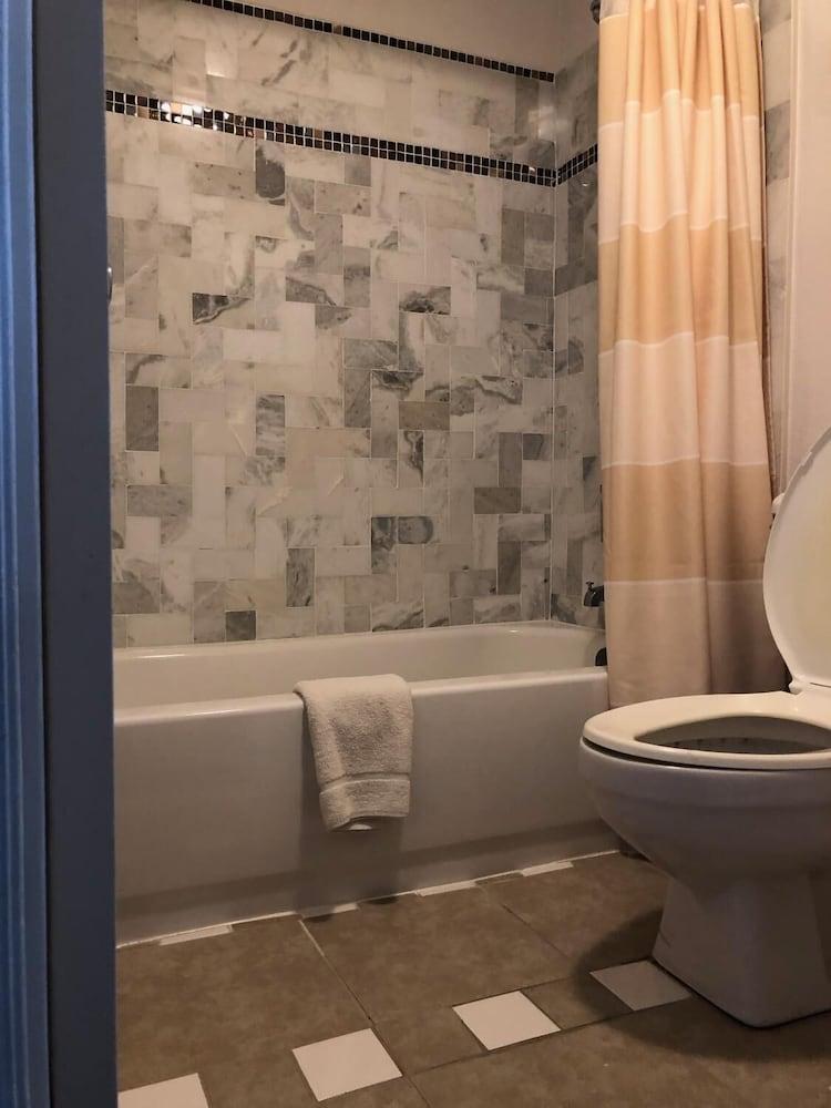 America's Best Inn photo 33