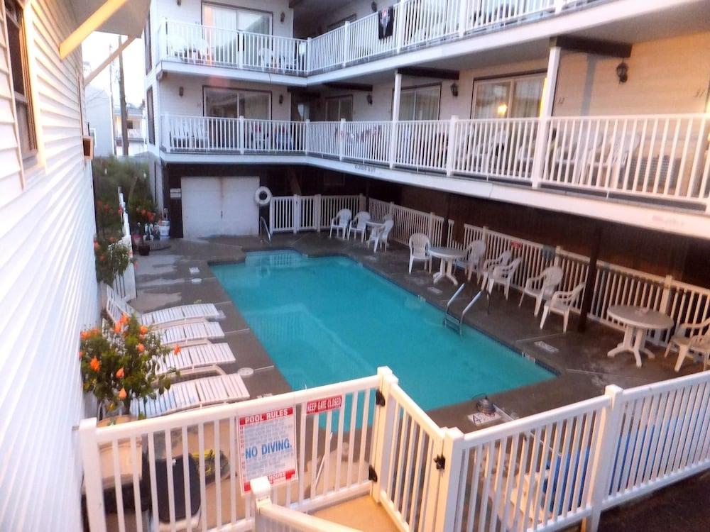 The Pelham Resort Motel photo 32