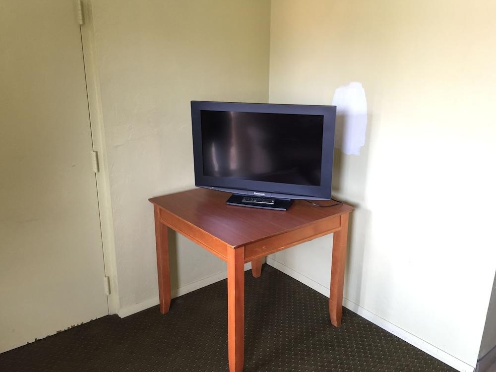 Budget Inn photo 19