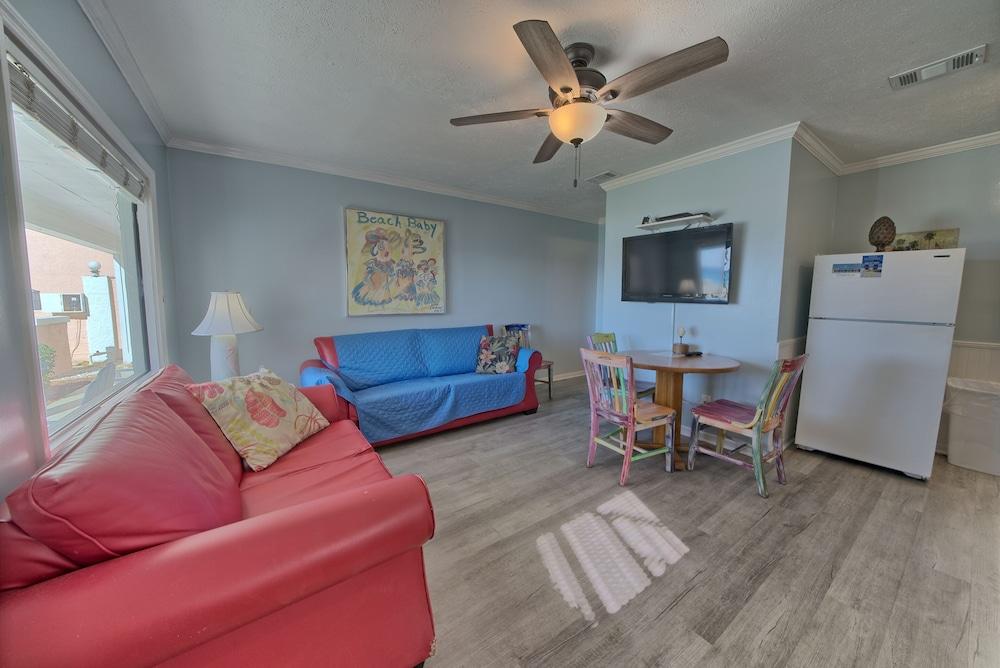 Pineapple Villas on Laguna Beach photo 49