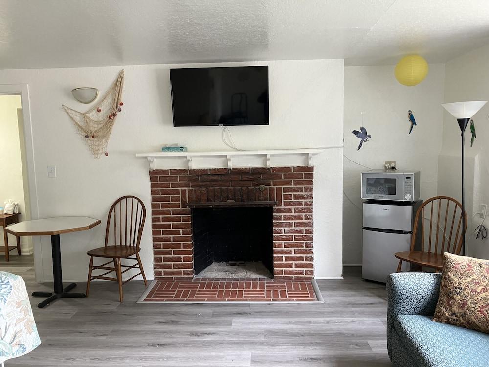 Florence Lighthouse Inn photo 25