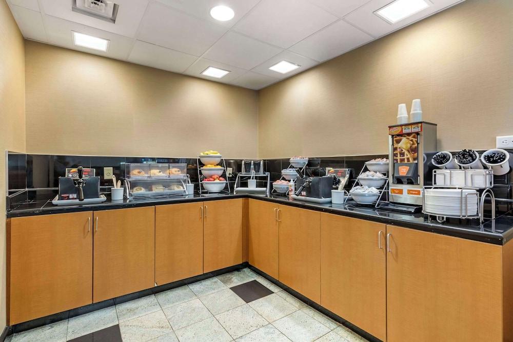 Holiday Inn Express & Suites Leesburg - Historic District by IHG photo 23