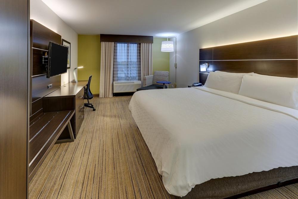 Holiday Inn Express & Suites Troy by IHG photo 15