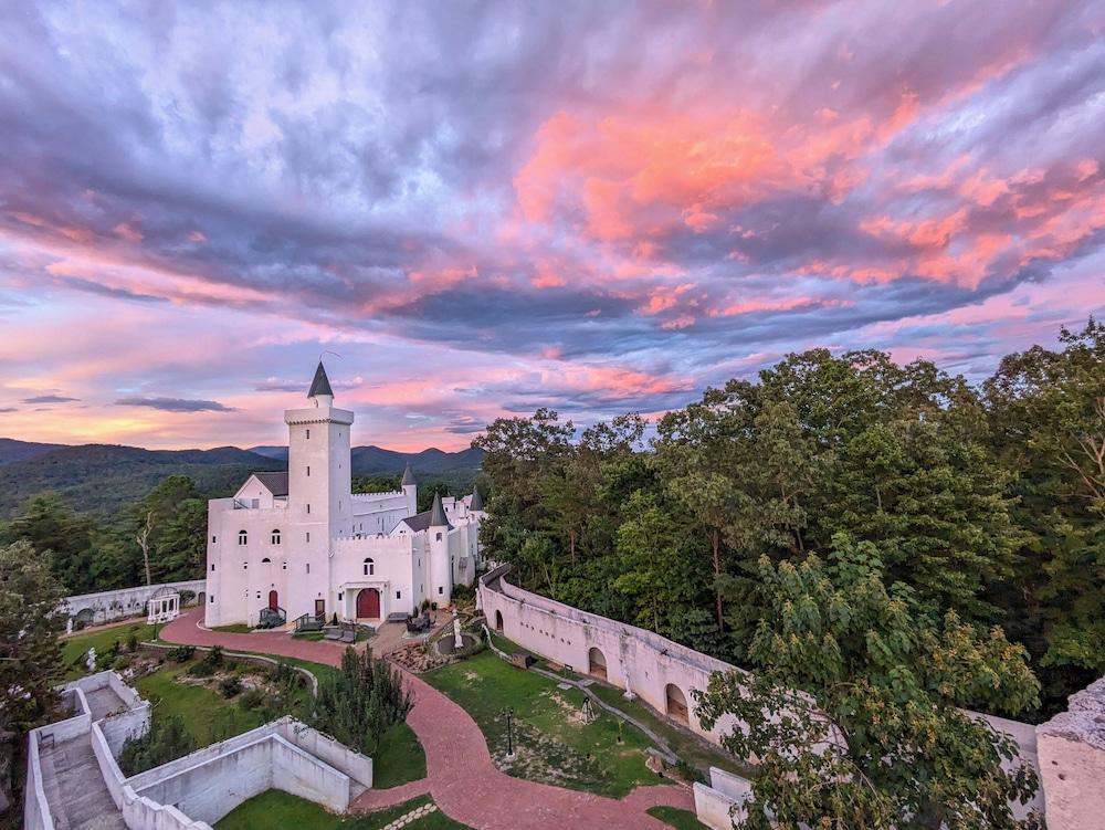 Uhuburg Castle photo 43