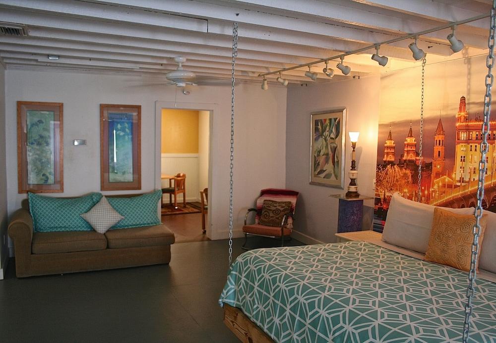The Loft at Menorcan Square photo 6