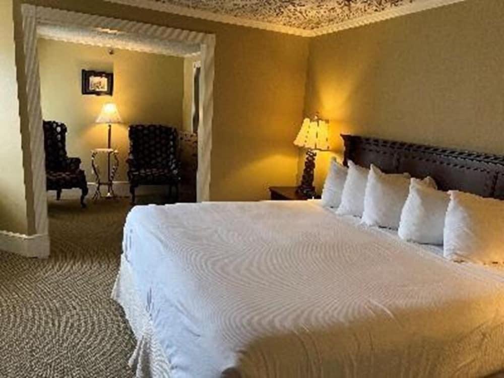 Stafford's Bay View Inn photo 20