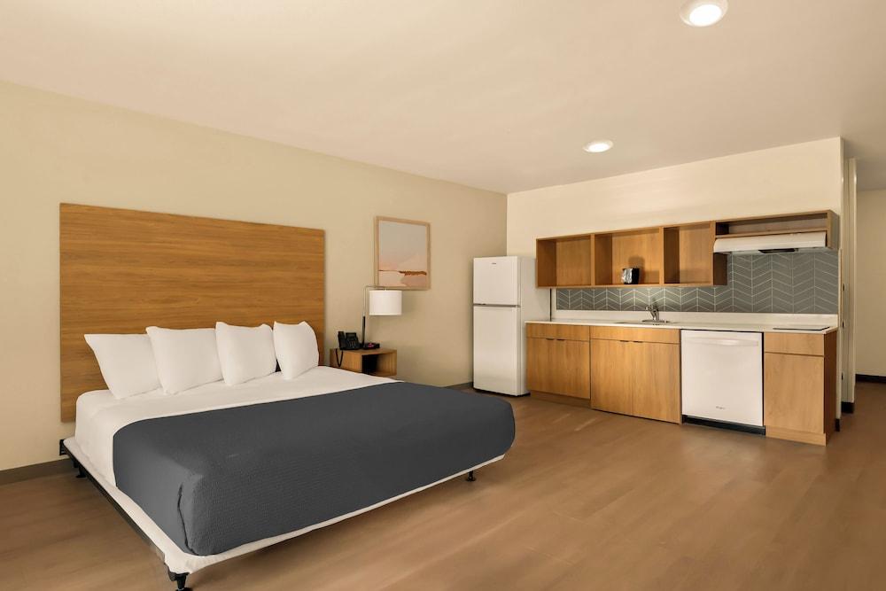 LivAway Suites- Syracuse photo 18