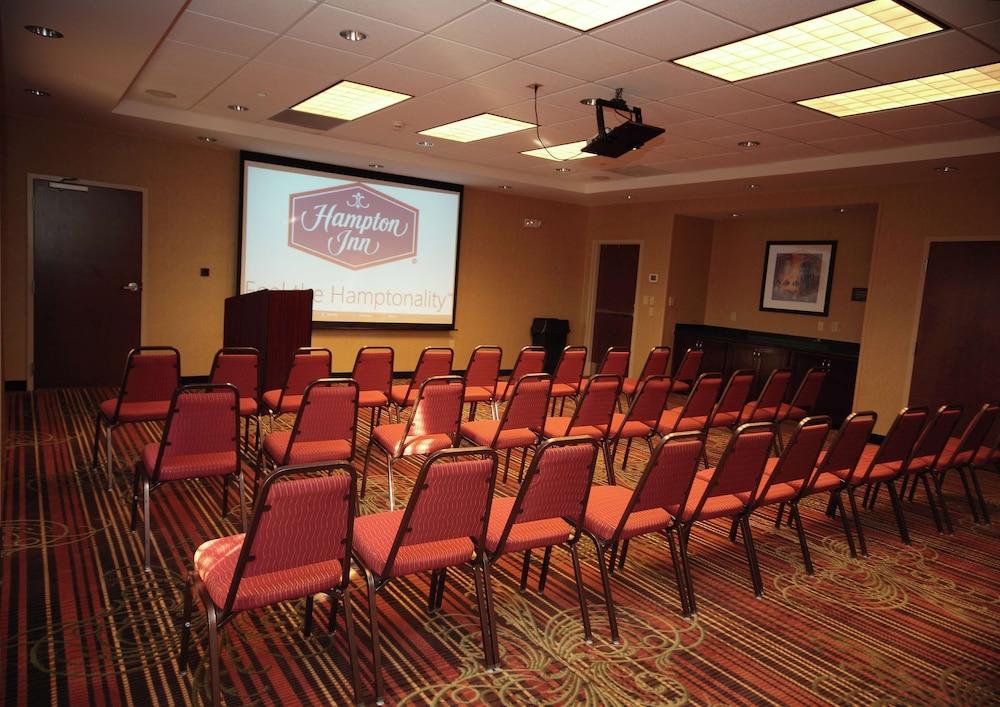 Hampton Inn Milan TN photo 10