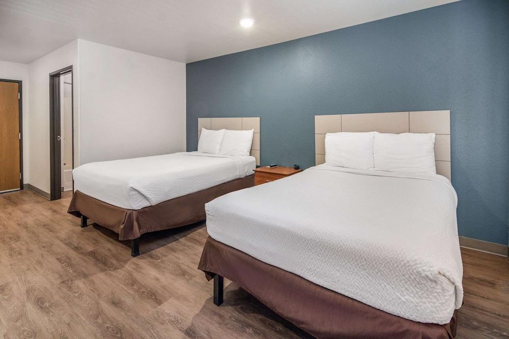 WoodSpring Suites Denton photo 14