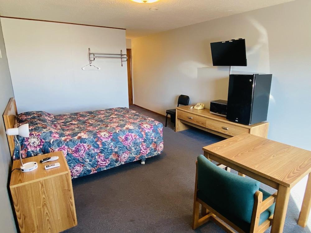 Economy Inn Motel photo 11