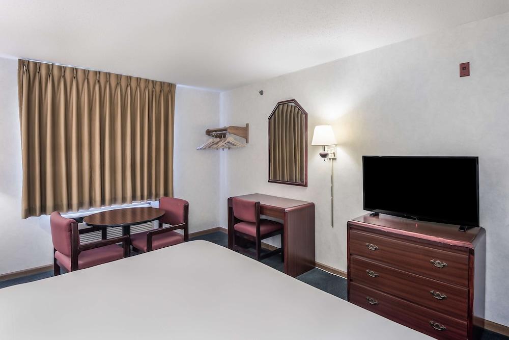 Americas Best Value Inn Wenona photo 12