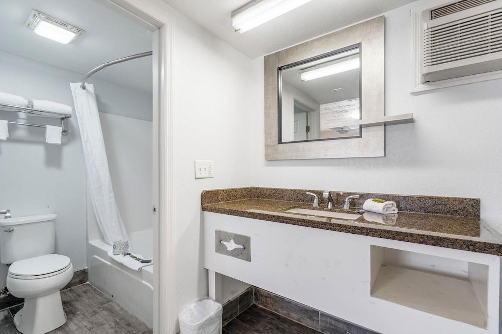 Budgetel Inn and Suite photo 11