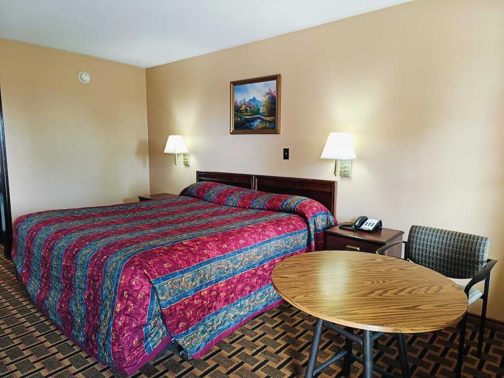 Victorian Inn photo 27