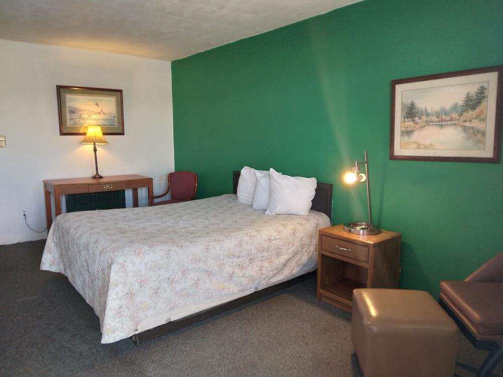 Capri Motel photo 53