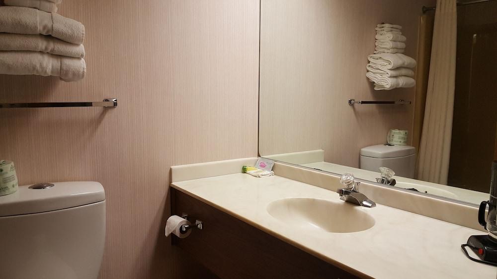 Americas Best Value Inn Chippewa Falls photo 9