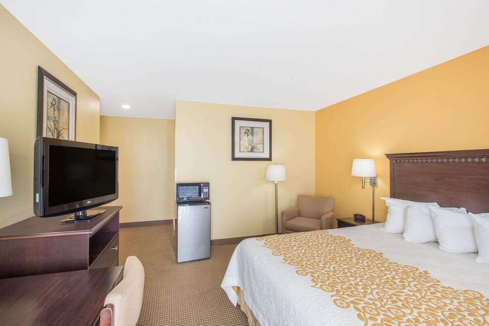 Days Inn by Wyndham Colchester Burlington photo 6