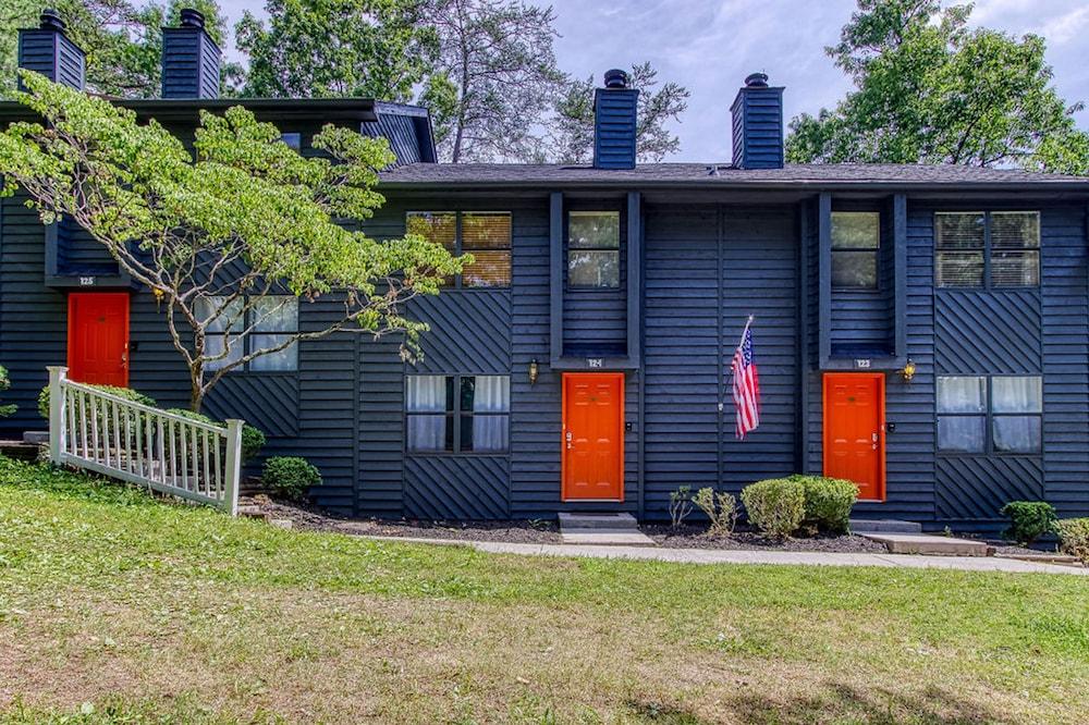 Pinecrest Townhomes-1K2Q- Renovated photo 12